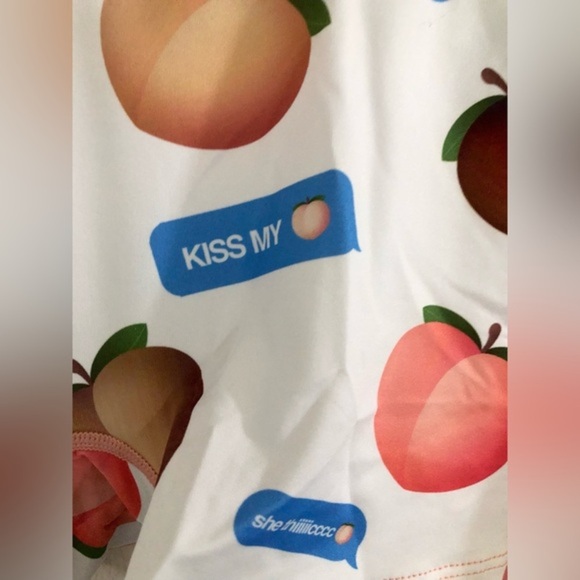 White peachy fruit print hot short shorts size Large brand‎ new - Picture 11 of 13